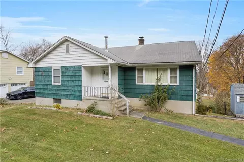 12 Armstrong St, Cortlandt, NY 10567