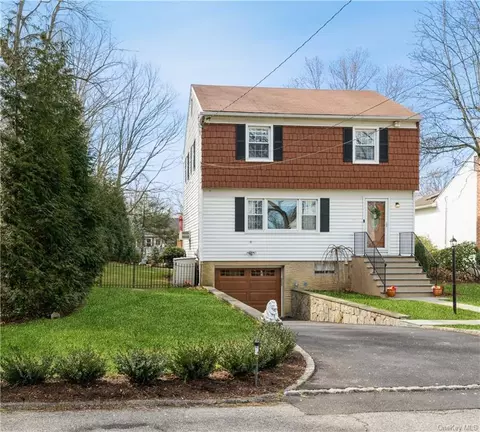 63 Mohegan Pl, New Rochelle, NY 10804
