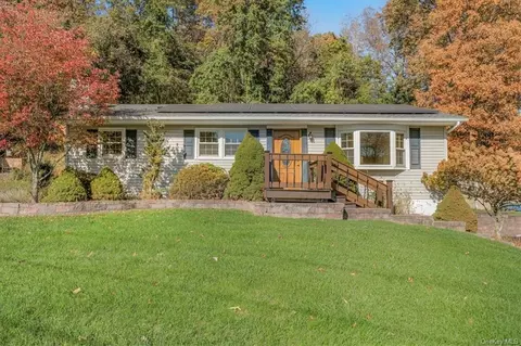13 Mari Rd, Chester, NY 10918