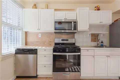 944 Duncan St, Bronx, NY 10469
