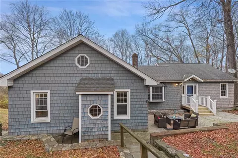 59 Entrance Way, Purdys, NY 10578