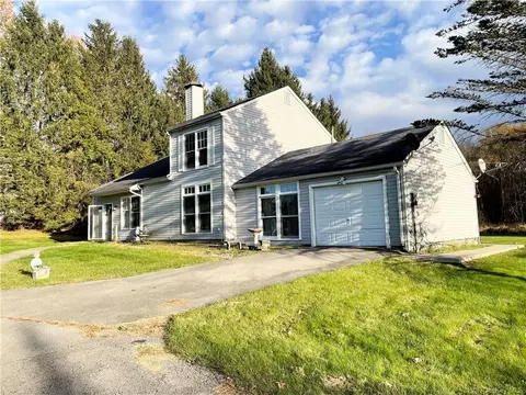 121 Goldin Blvd, Walden, NY 12586