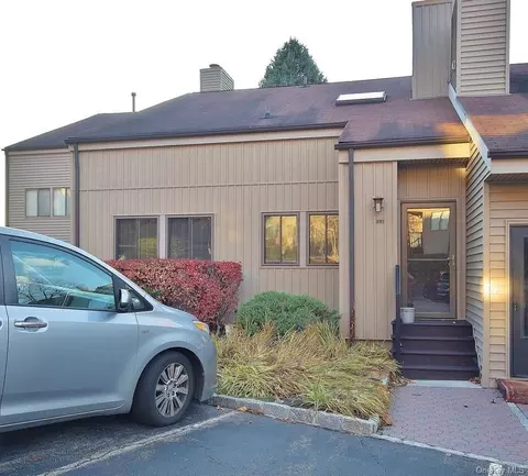 13 Steven Dr #3, Ossining, NY 10562