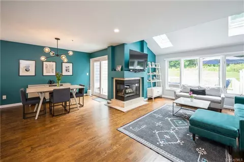 23 Oakcrest Ln, Greenburgh, NY 10706
