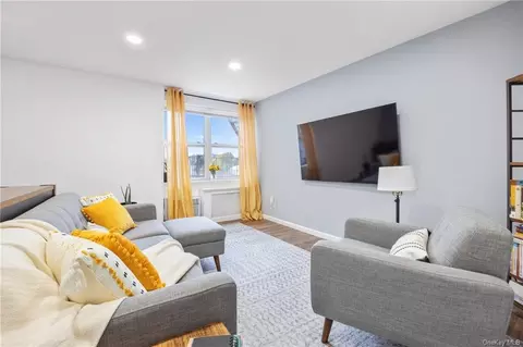 377 N Broadway #718, Yonkers, NY 10701