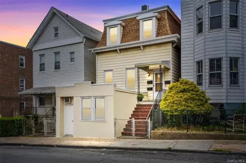 189 Elm St, Yonkers, NY 10701