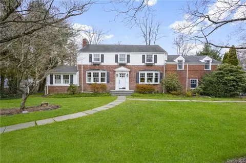 218 Mamaroneck Rd, Scarsdale, NY 10583