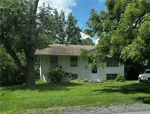 23 Lynaugh Rd, Victor, NY 14564