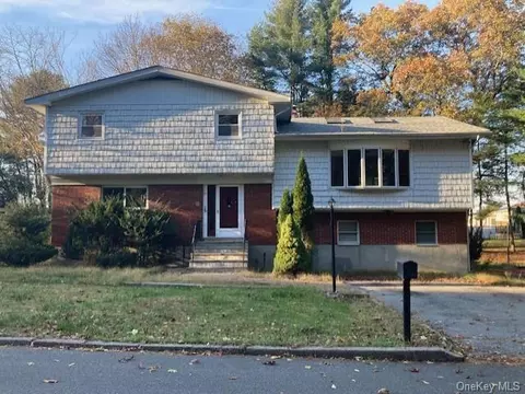 120 Parkview Rd, Greenburgh, NY 10523