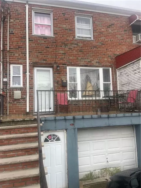 102 Pilot St, New York, NY 10464 photo 1