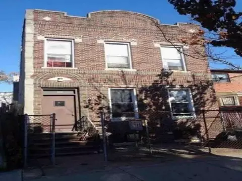 1017 Dumont Ave, Brooklyn, NY 11208