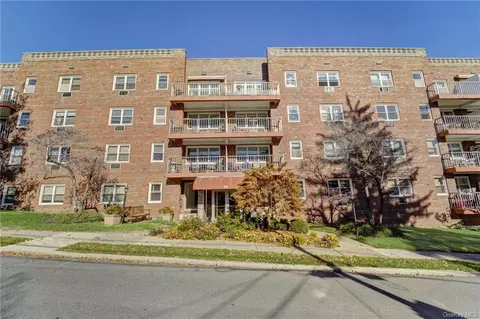 38 4th Ave #LF, Orangetown, NY 10960
