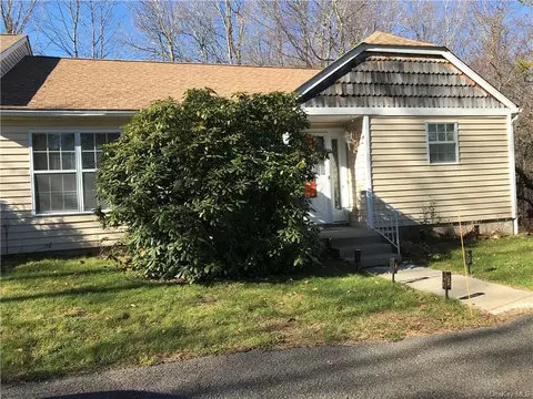 175 Hidden Ridge Dr, Thompson, NY 12701