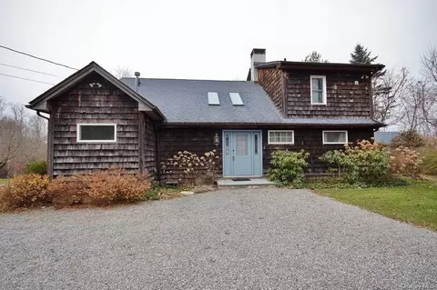 64 Game Farm Rd, Pawling, NY 12564