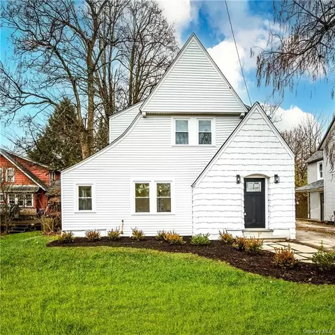 16 Elm St, Ellenville, NY 12428