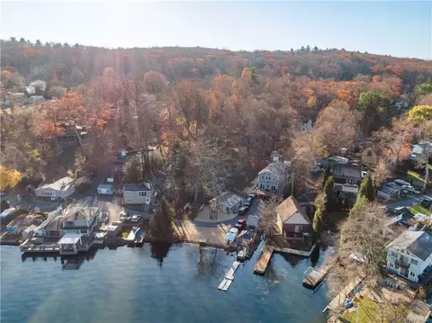 24 Cove Rd, Greenwood Lake, NY 10925