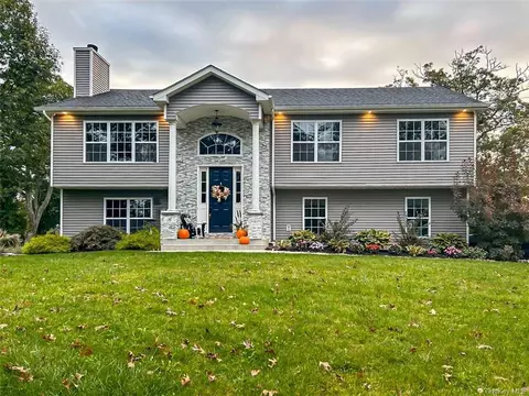 48 Muscoot Rd E, Carmel Hamlet, NY 10512