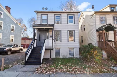 29 Hooker Ave, Poughkeepsie, NY 12601