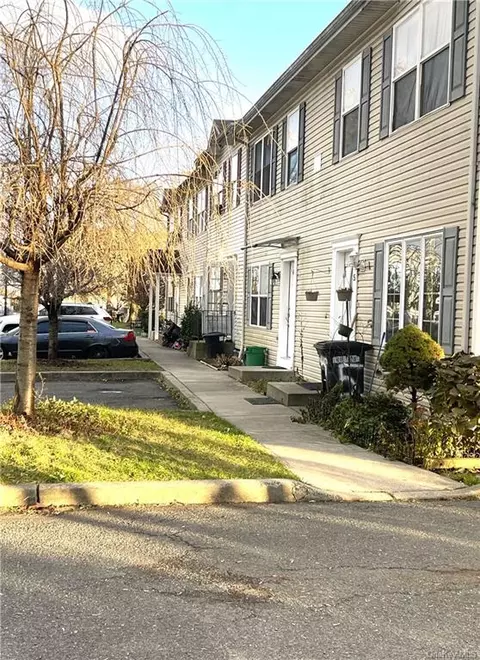 117 Bethune Blvd #4, Ramapo, NY 10977