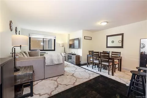 100 E Hartsdale Ave #4RE, Greenburgh, NY 10530
