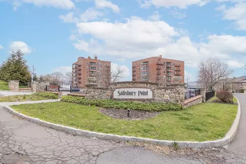 1 Salisbury Pt #5B, Orangetown, NY 10960