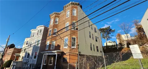 91 Ash St, Yonkers, NY 10701