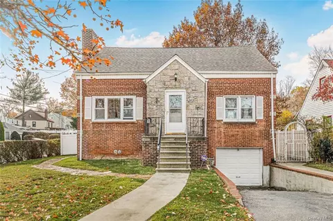 240 W Delano Ave, Yonkers, NY 10704