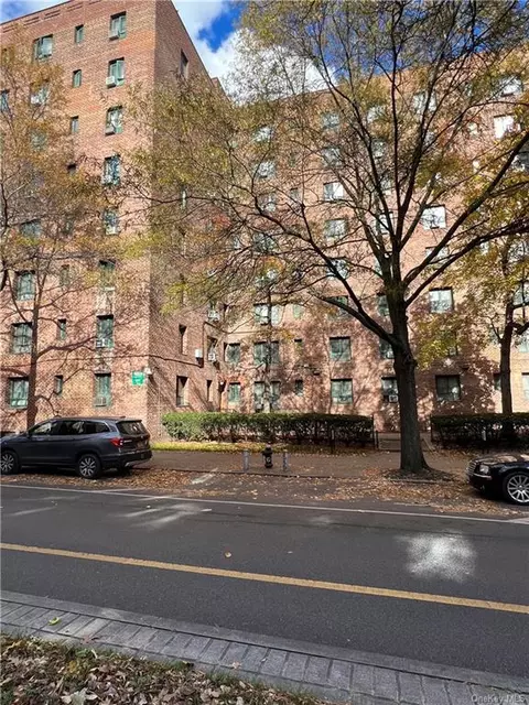 1558 Unionport Rd #1H, Bronx, NY 10462