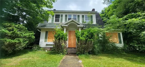 3 York Ave, Thompson, NY 12701