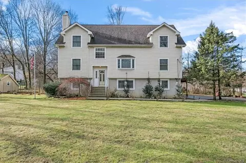6 Somerset Ln, Cortlandt, NY 10567