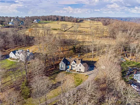 2 Tall Trees Ct, Katonah, NY 10536