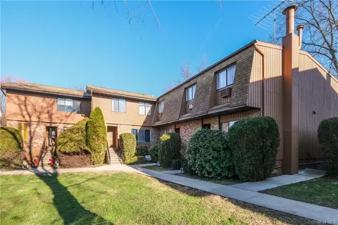 38 Coachlight Sq #38, Cortlandt, NY 10548