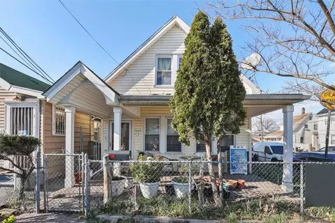 1999 Gildersleeve Ave, Bronx, NY 10473
