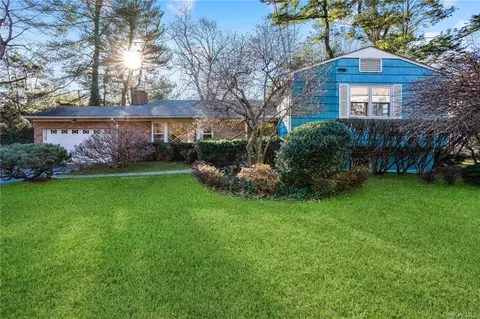 381 Old Army Rd, Greenburgh, NY 10583