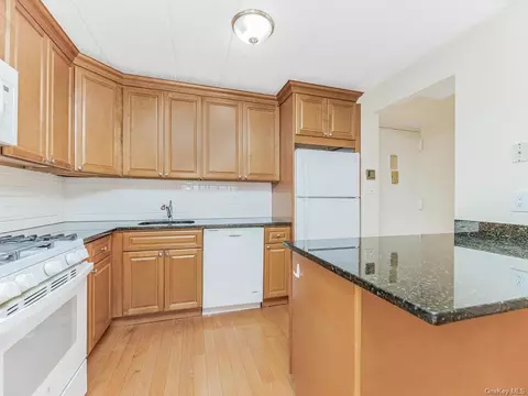 3220 Fairfield Ave #6A, Bronx, NY 10463