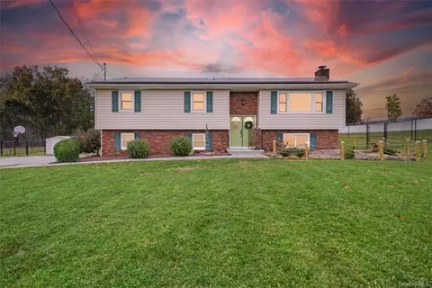 196 State Route 302, Crawford, NY 12566