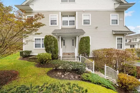 114 Crystal Hill Dr, Pomona, NY 10970