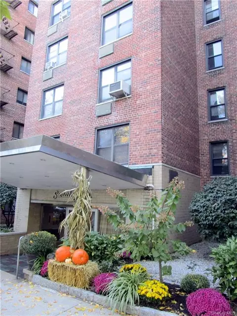4315 Webster Ave #3L, Bronx, NY 10470