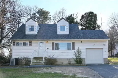 295 New Hempstead Rd, Clarkstown, NY 10956