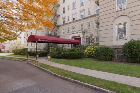 2 Park Ln #3E, Mount Vernon, NY 10552