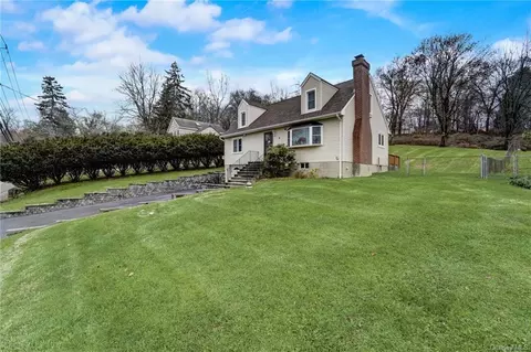 16 Cricketown Rd, Stony Point, NY 10980
