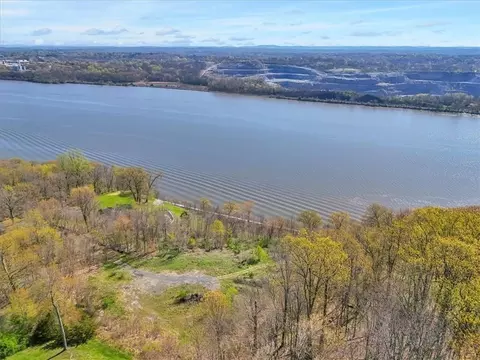 12 Diorio Ter, Marlboro, NY 12547