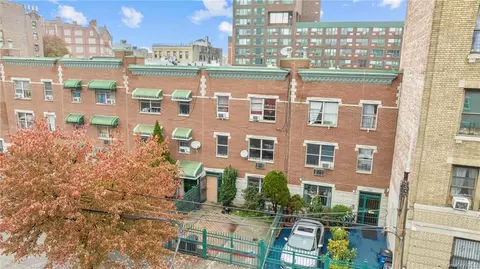 729 E 182nd St, Bronx, NY 10457