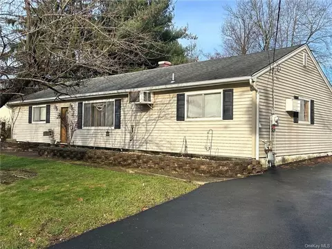 27 Olin Dr, Clarkstown, NY 10954