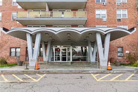 1841 Central Park Ave #17A, Yonkers, NY 10710