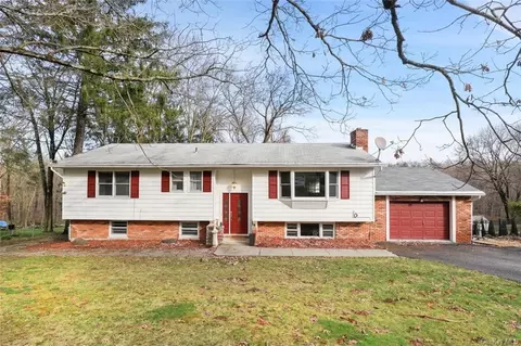 8 Bella Rd, Carmel, NY 10512