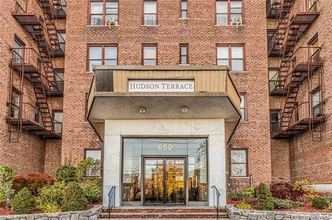 650 Warburton Ave #6A, Yonkers, NY 10701