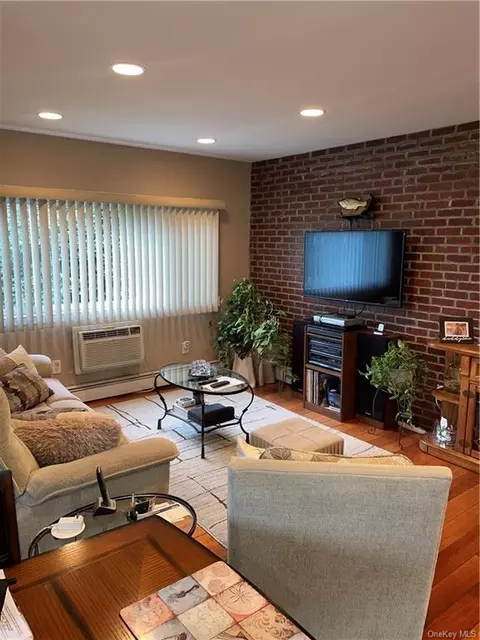 2333 Palmer Ave #2B, New Rochelle, NY 10801