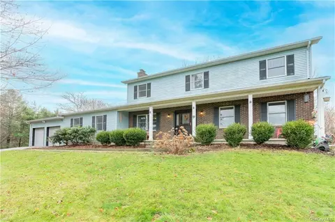202 Overlook Rd, La Grange, NY 12603