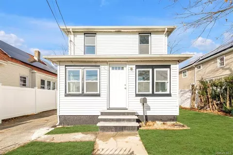 99 Pennywood Ave, Roosevelt, NY 11575